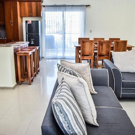 Hostal Palmas De Punta Cana F2 Buitenkant foto
