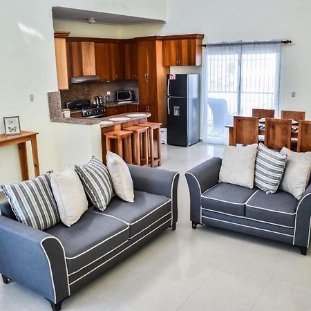 Hostal Palmas De Punta Cana F2 Buitenkant foto